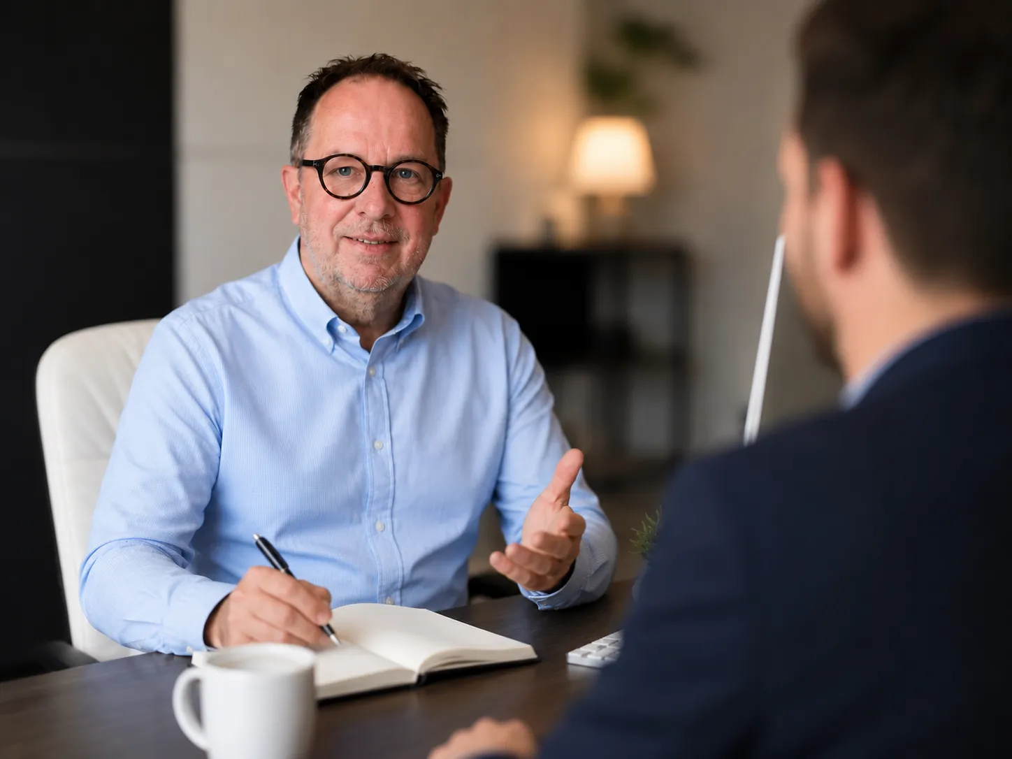 Harald Heuser von wedoyu im persönlichen Kundengespräch